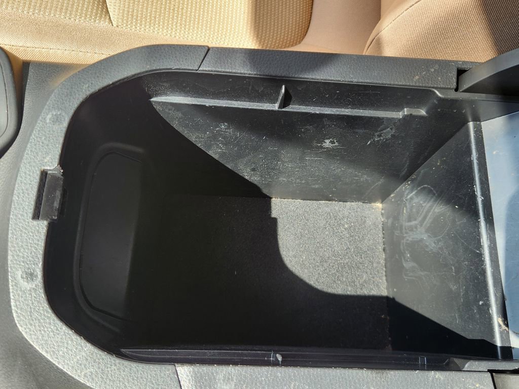 Used 2019 Toyota RAV4 LE image 32