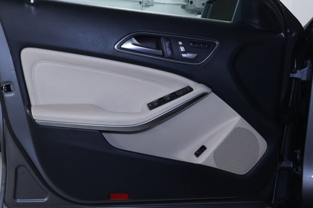 Used 2019 Mercedes-Benz GLA 250 4MATIC image 12