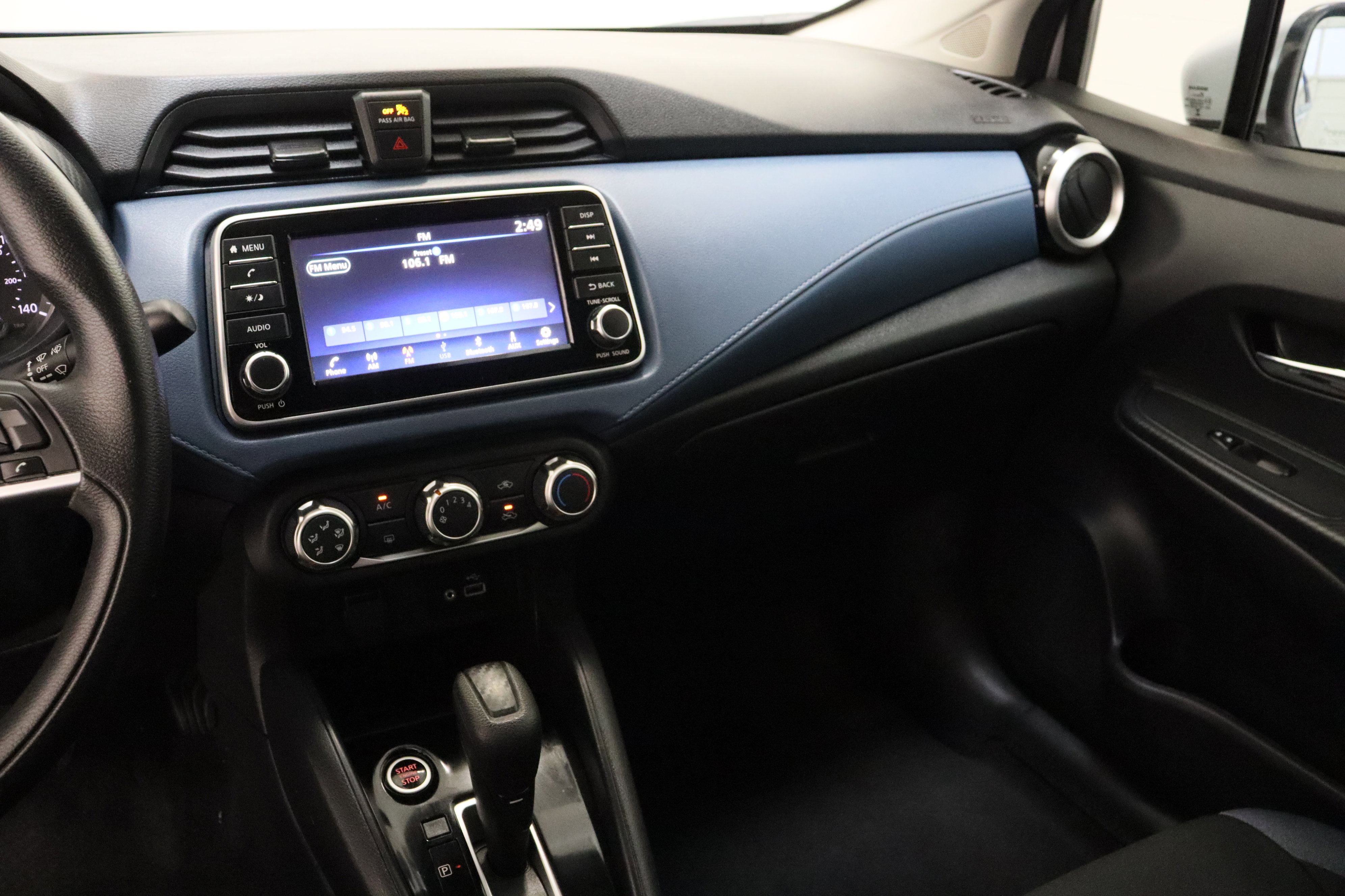 Used 2025 Nissan Versa SV w/ Trunk Package image 15