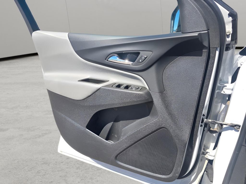 Used 2023 Chevrolet Equinox LS image 23