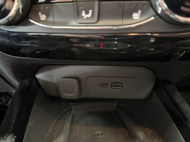 Used 2024 Chevrolet Trax ACTIV w/ Sunroof Package FWD image 19