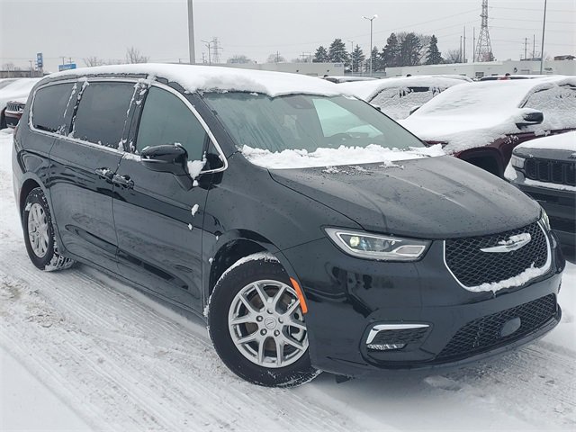 New 2026 Chrysler Pacifica Select image 1
