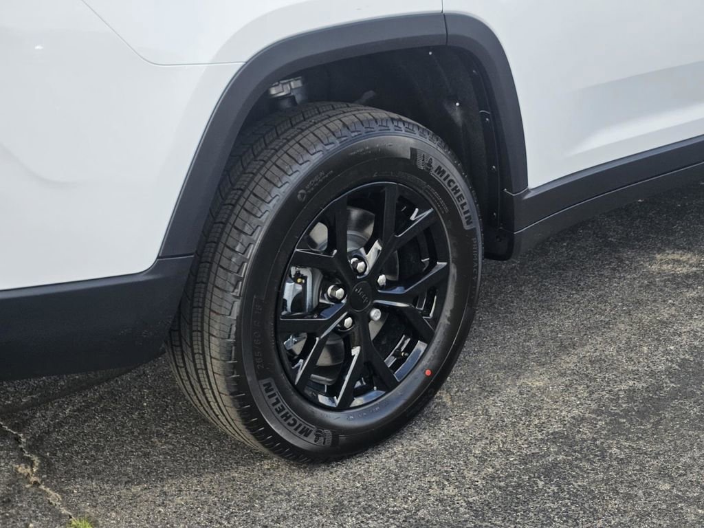 New 2026 Jeep Grand Cherokee L Laredo image 8