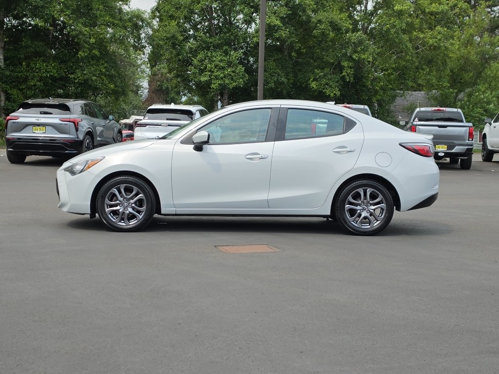 Used 2019 Toyota Yaris LE FWD image 6