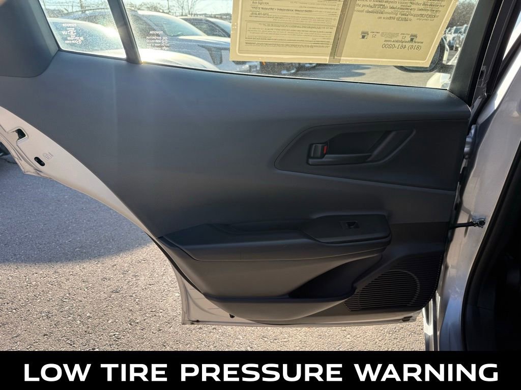 Used 2024 Toyota Prius LE image 10