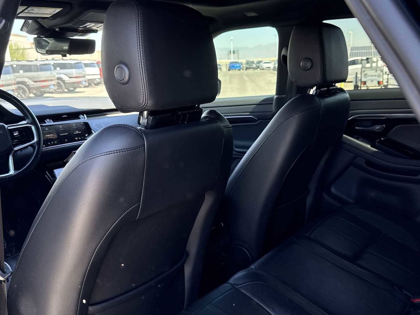 Used 2022 Land Rover Range Rover Evoque R-Dynamic S image 16