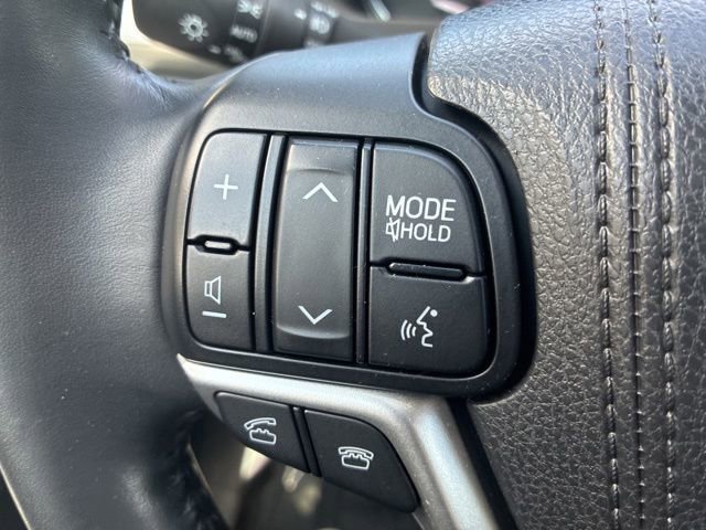Used 2015 Toyota Highlander XLE AWD/4WD image 16