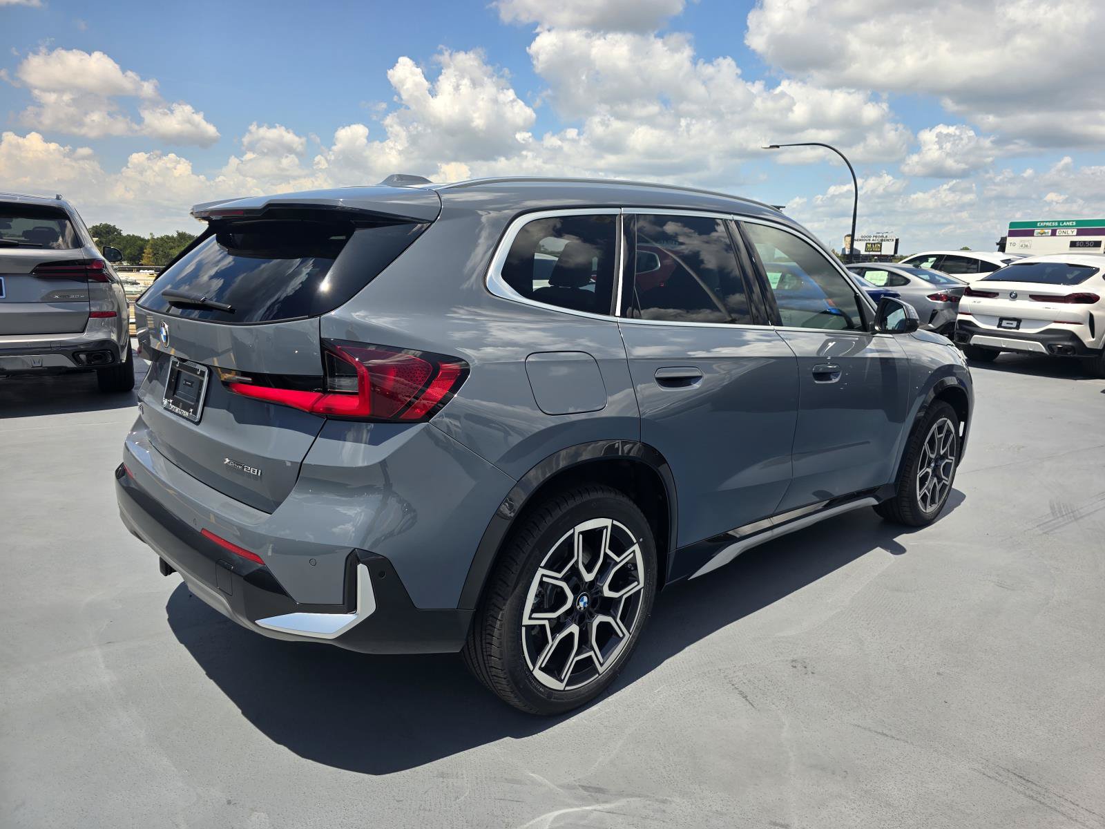 New 2026 BMW X1 xDrive28i w/ Technology Package AWD/4WD image 2