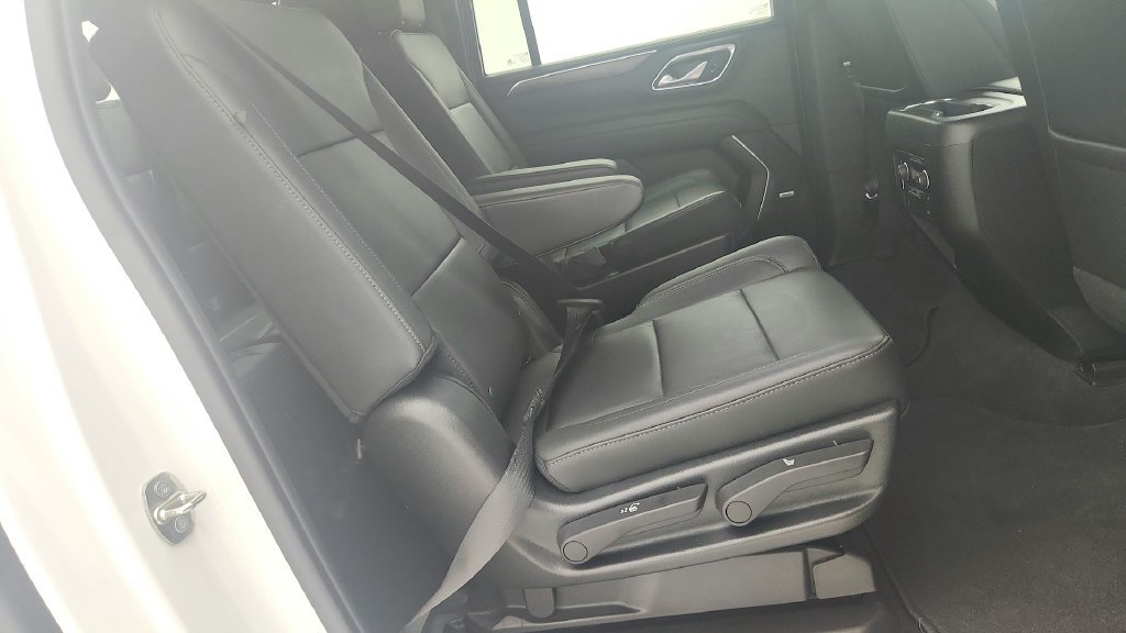 Certified 2022 Chevrolet Suburban LT w/ Luxury Package RWD image 33