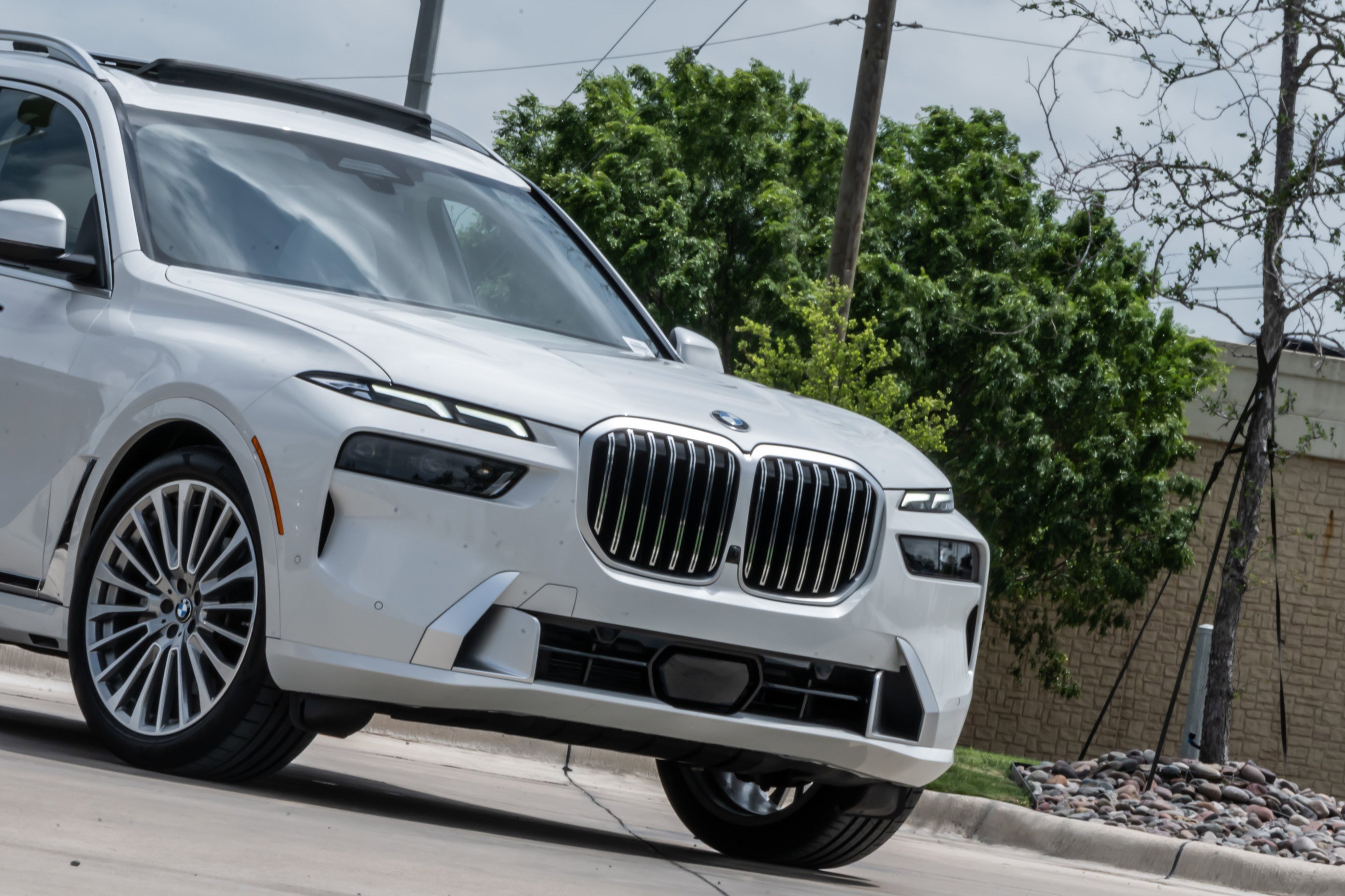 Certified 2025 BMW X7 xDrive40i w/ Executive Package image 38