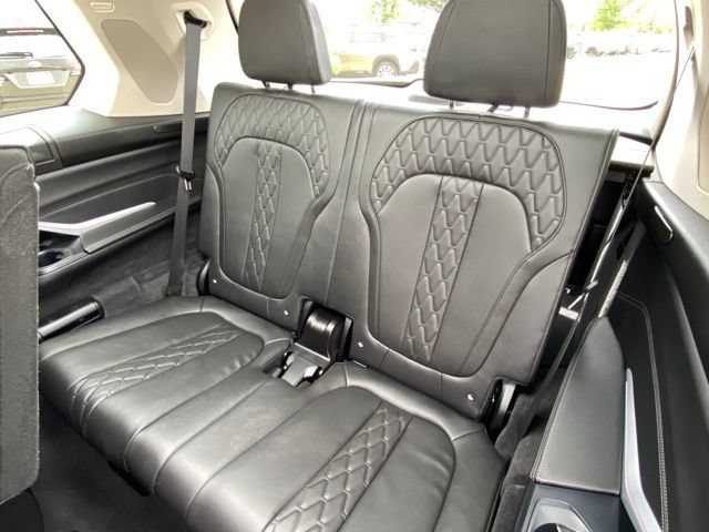 Used 2025 BMW X7 xDrive40i w/ Premium Package AWD/4WD image 12