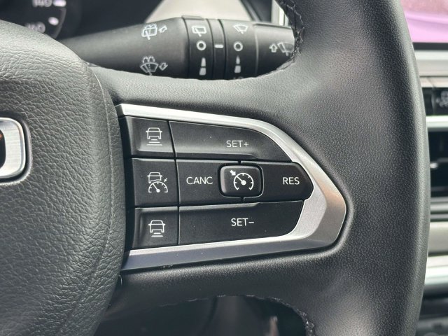 Used 2025 Jeep Compass Limited AWD/4WD image 25