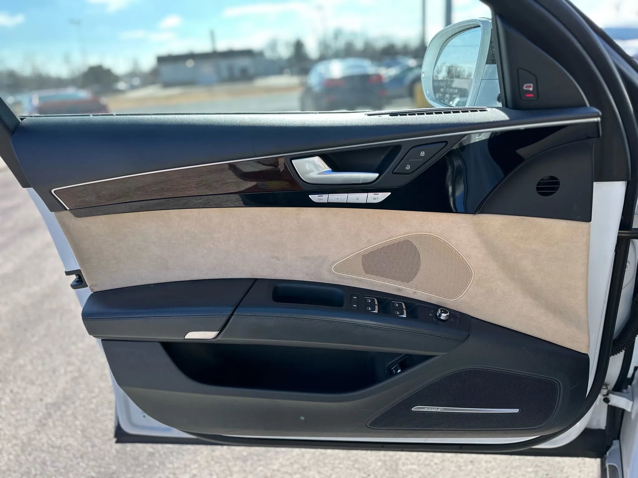 Used 2014 Audi A8 L 4.0T w/ Luxury Package image 19