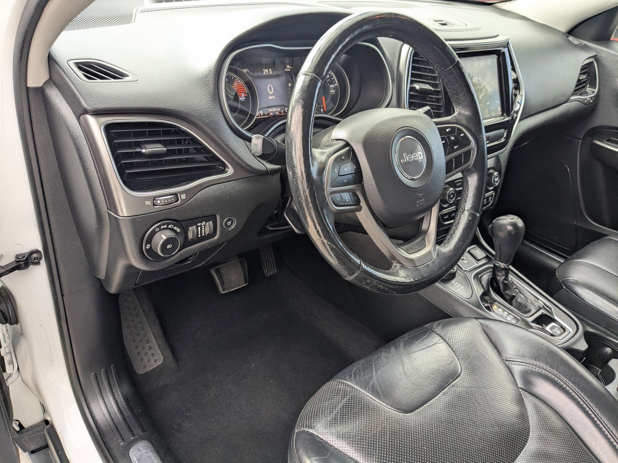 Used 2019 Jeep Cherokee Limited AWD/4WD image 15