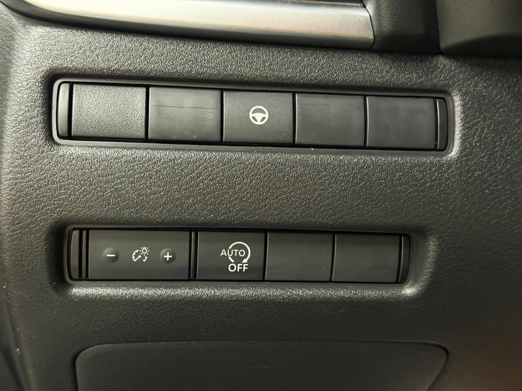 Used 2023 Nissan Rogue SV AWD/4WD image 29
