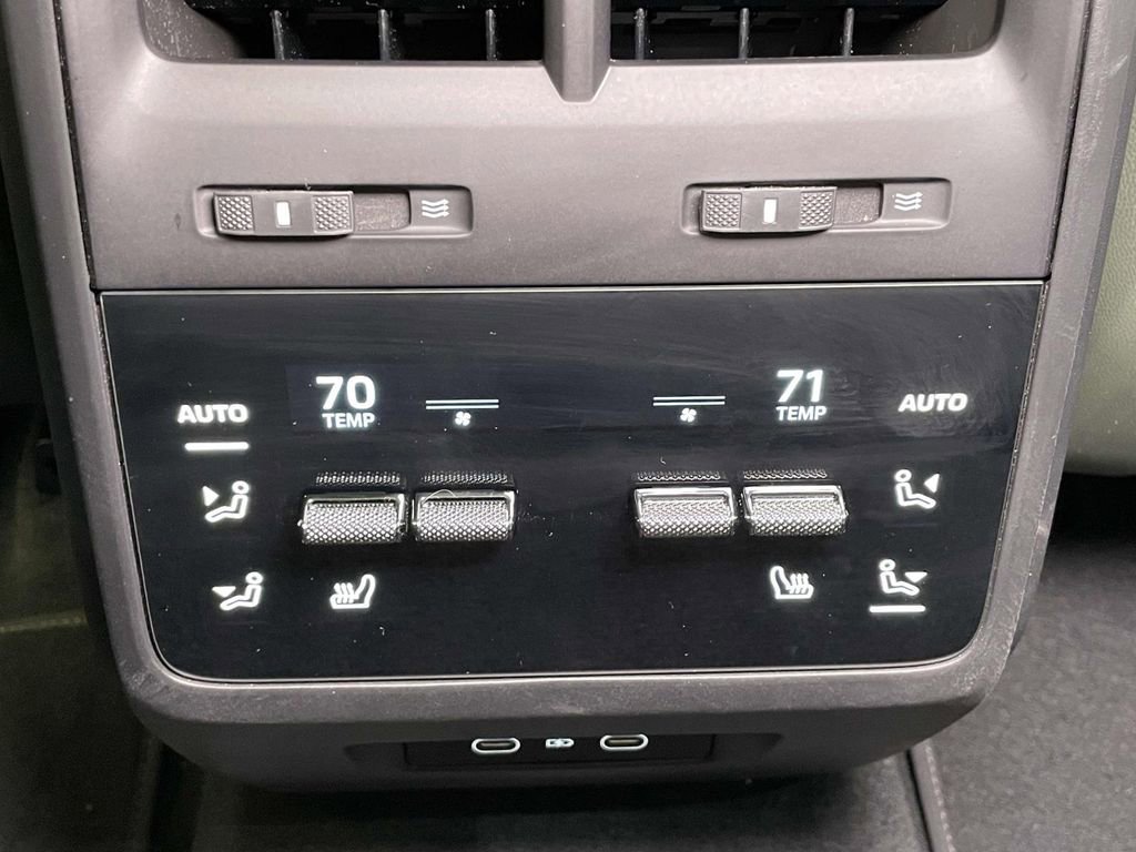 Certified 2025 Porsche Macan 4 Electric image 25