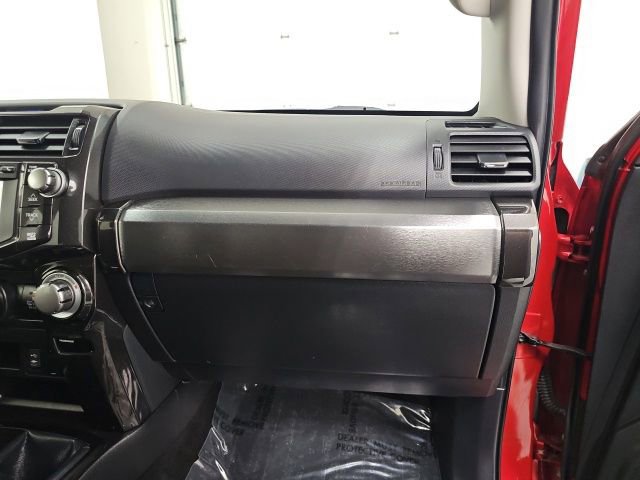 Used 2015 Toyota 4Runner Trail w/ Four Season Floor Mat Package AWD/4WD image 36