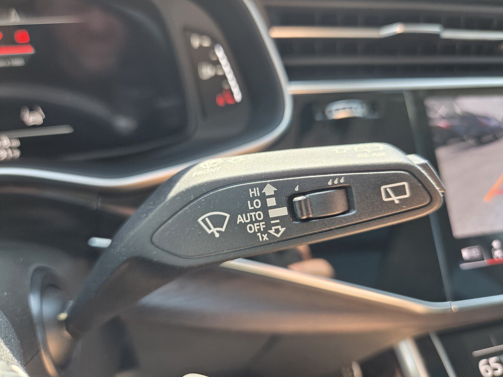 Used 2023 Audi Q8 Premium Plus AWD/4WD image 30