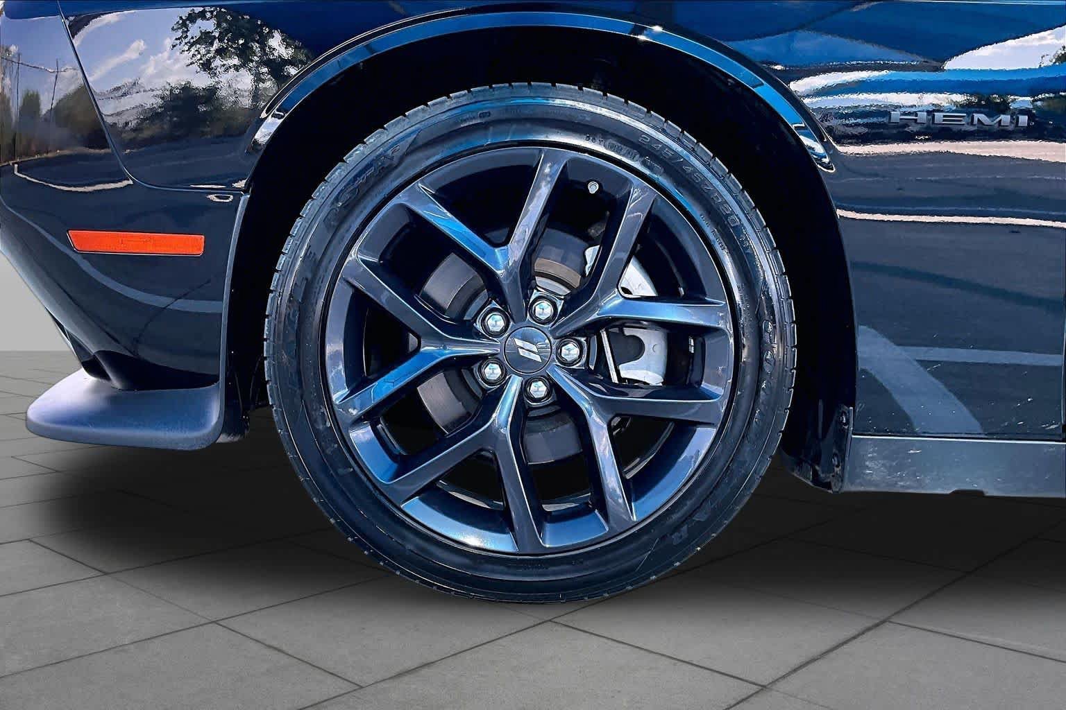 Used 2022 Dodge Challenger R/T w/ Blacktop Package RWD image 9