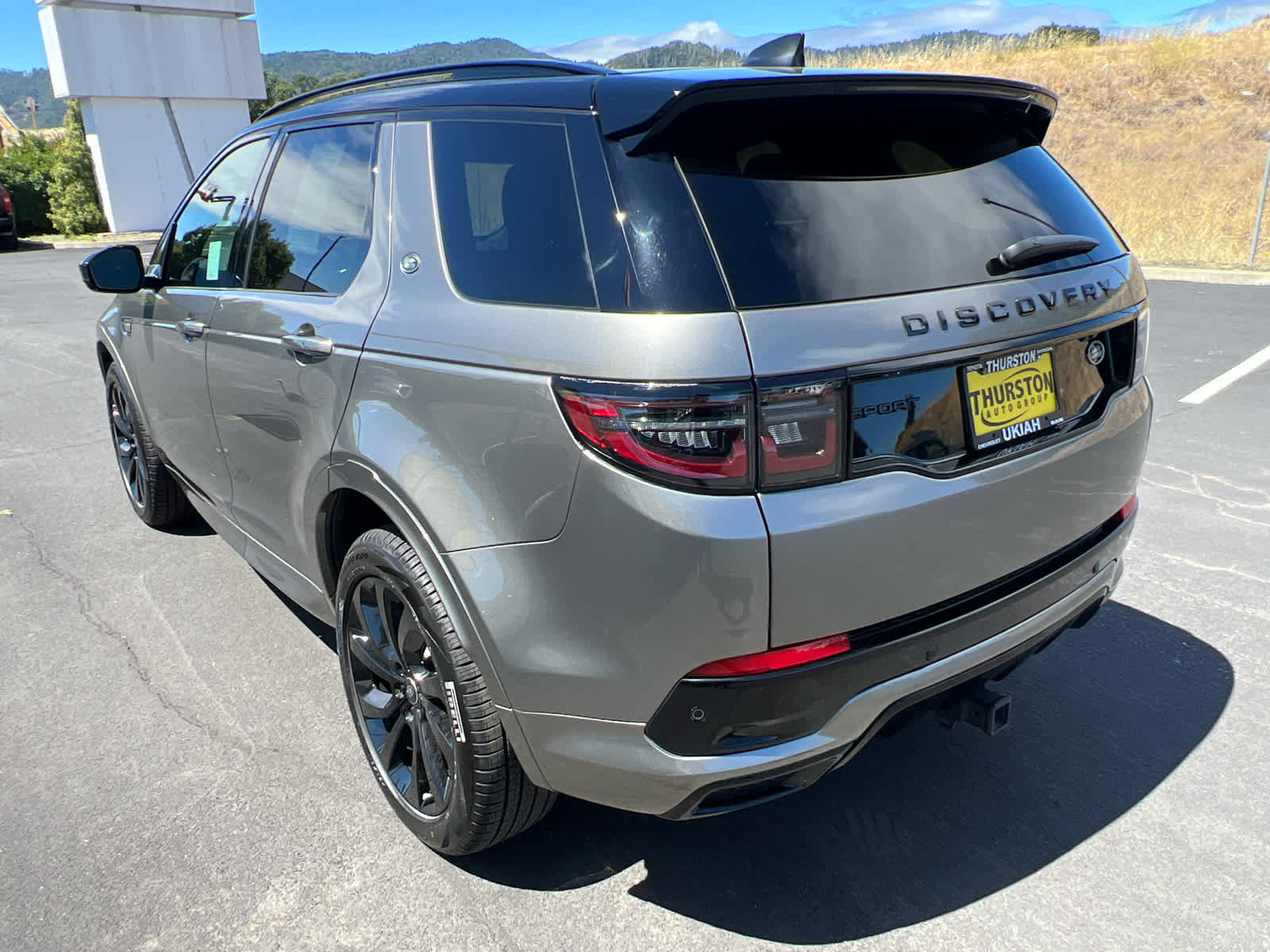 Used 2022 Land Rover Discovery Sport SE R-Dynamic AWD/4WD image 8