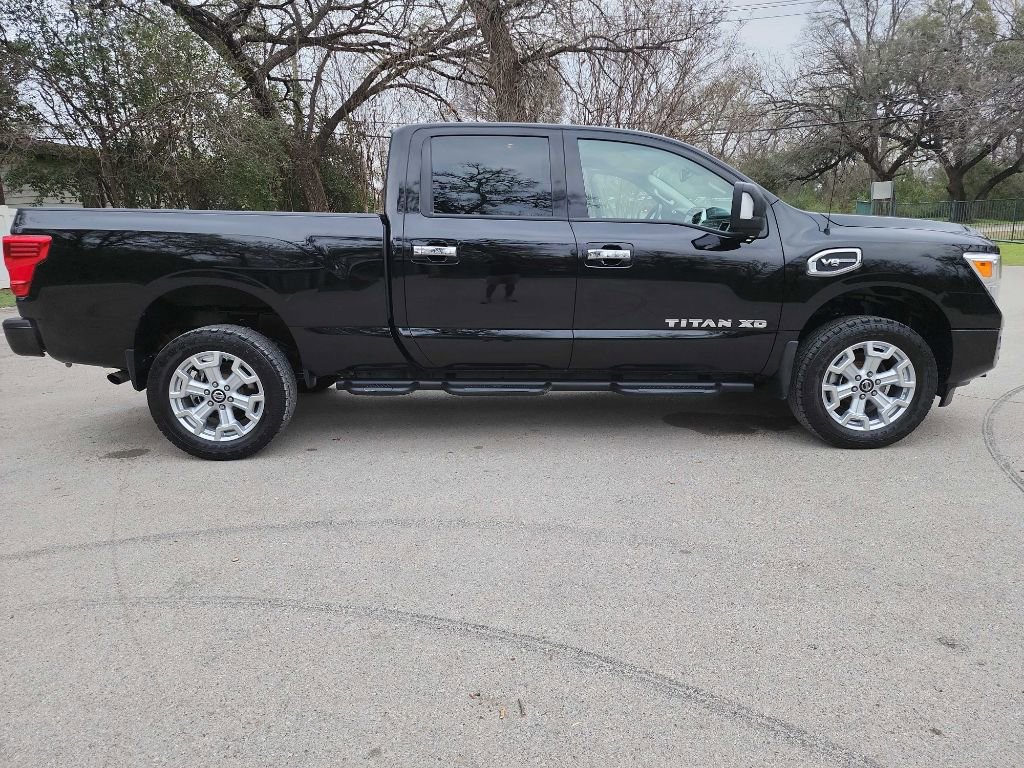 Used 2021 Nissan Titan SV w/ SV Convenience Package image 11