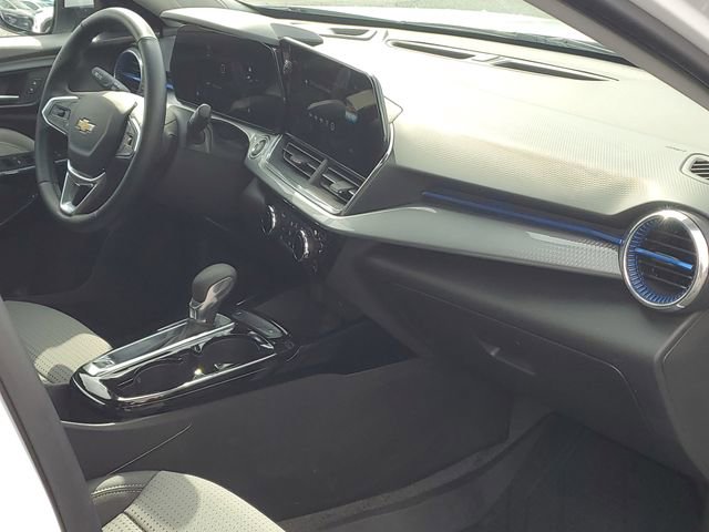 Used 2024 Chevrolet Trax LT w/ Driver Confidence Package image 27