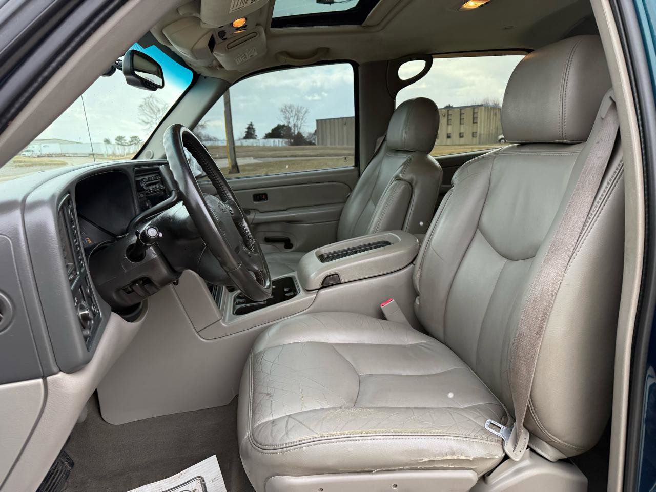 Used 2005 Chevrolet Avalanche Z71 w/ Sun And Sound Package image 13