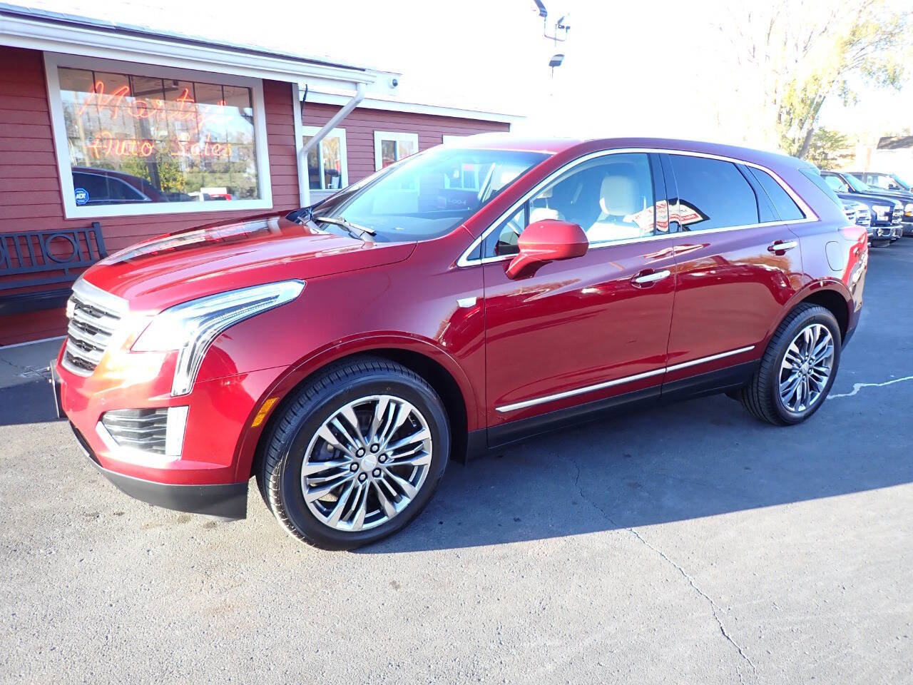 Used 2017 Cadillac XT5 Premium Luxury w/ LPO, Wheel Lock Package image 3