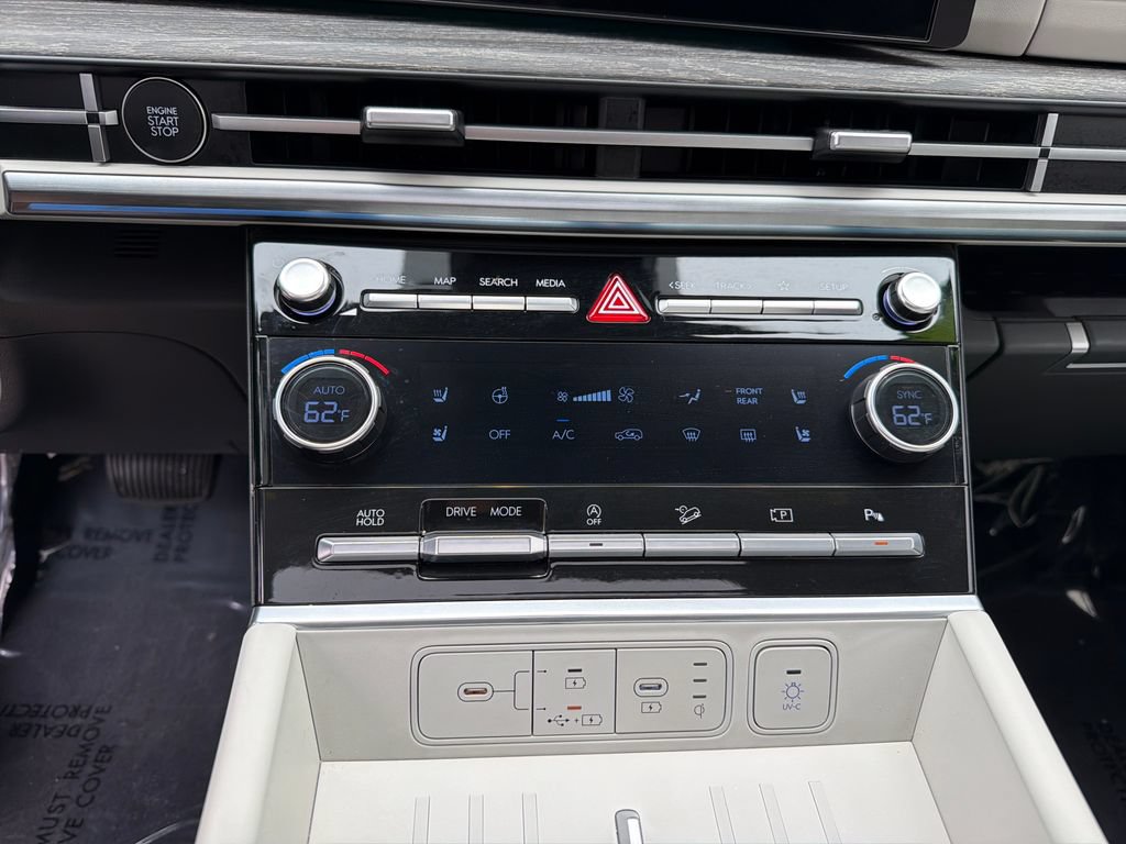 Used 2024 Hyundai Santa Fe Limited FWD image 29