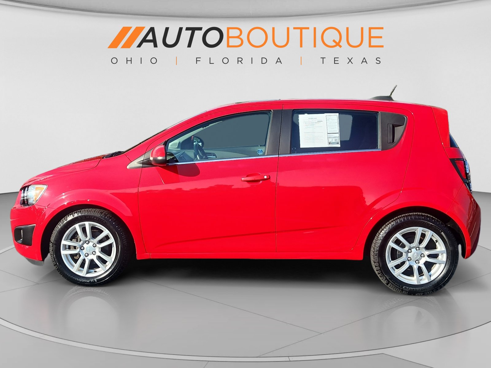 Used 2015 Chevrolet Sonic LT w/ Fun and Sun Package FWD image 2