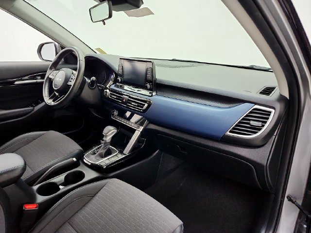Used 2023 Kia Seltos S AWD/4WD image 17