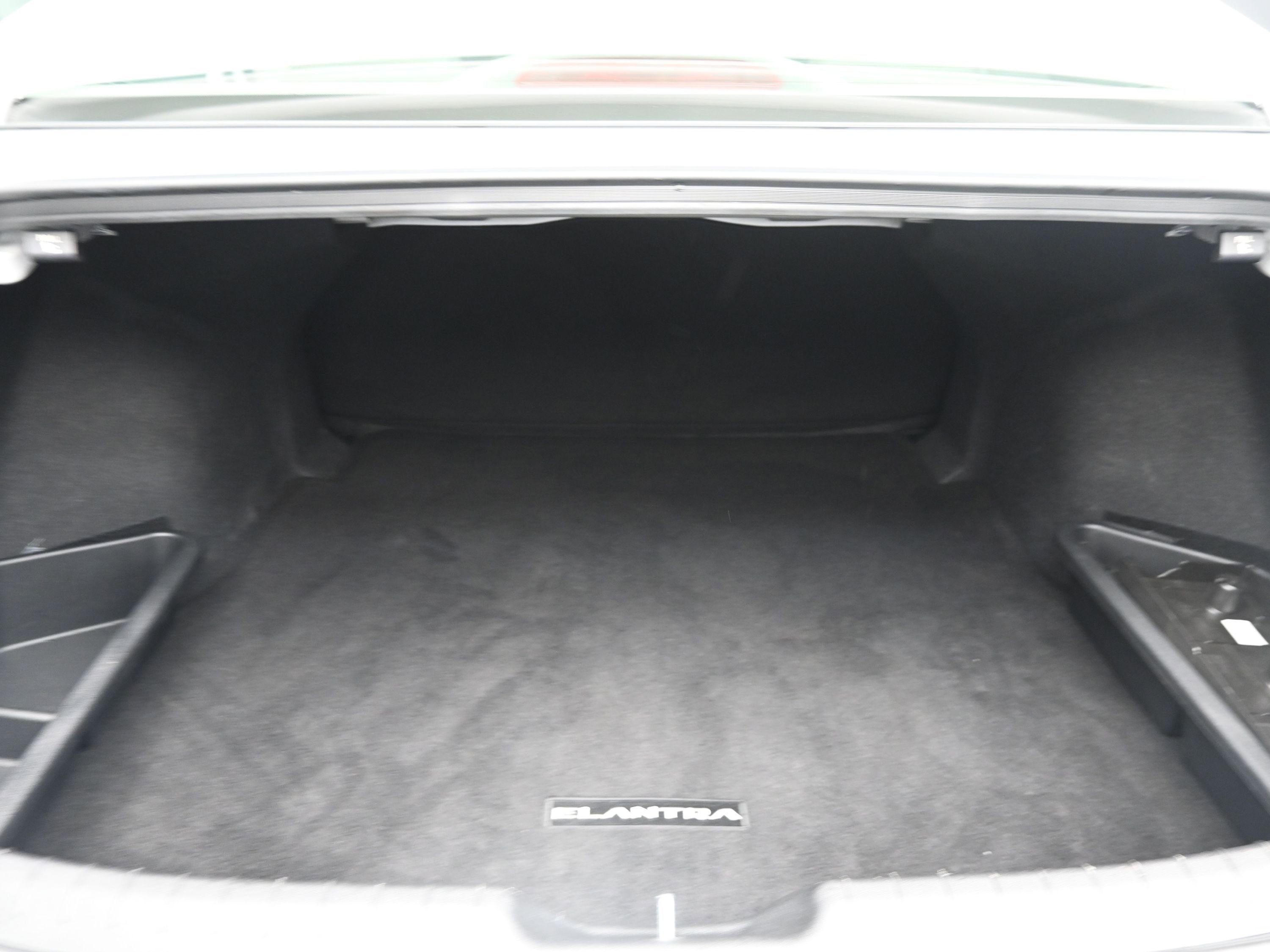 Used 2024 Hyundai Elantra SEL image 31