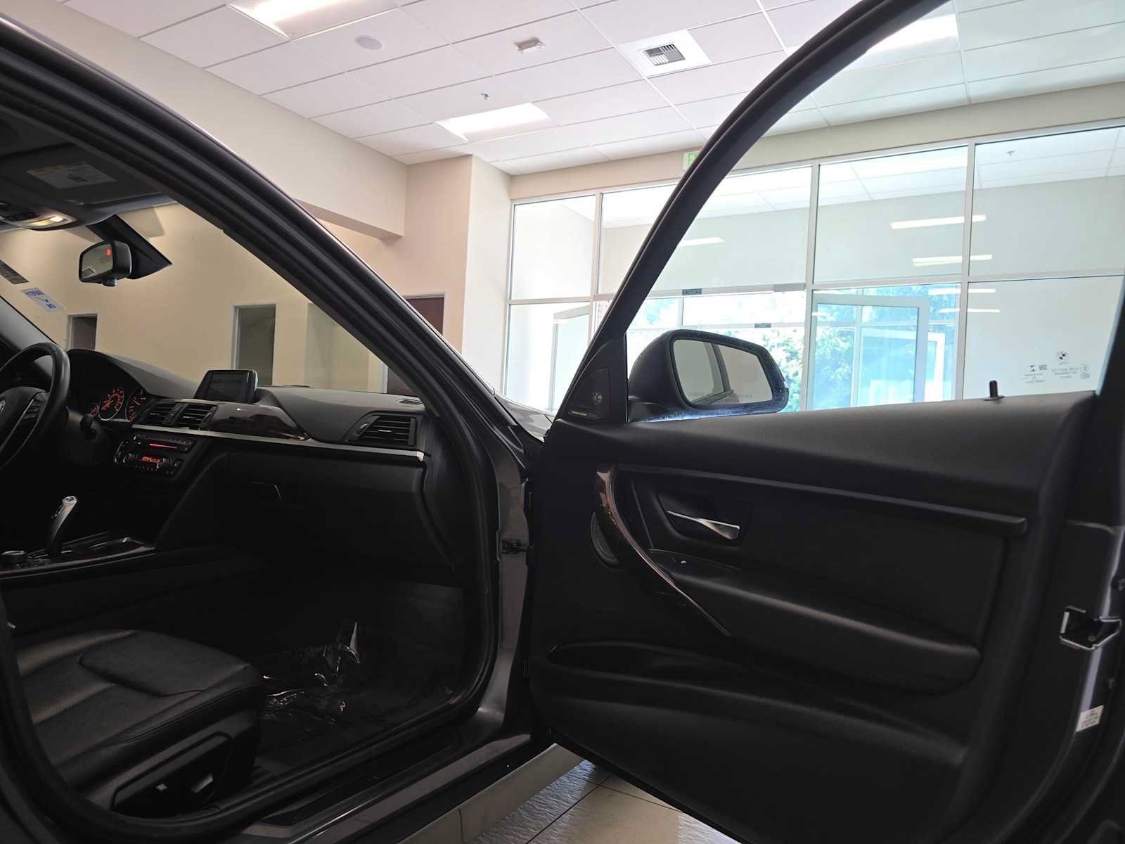 Used 2015 BMW 328d Sedan RWD image 29