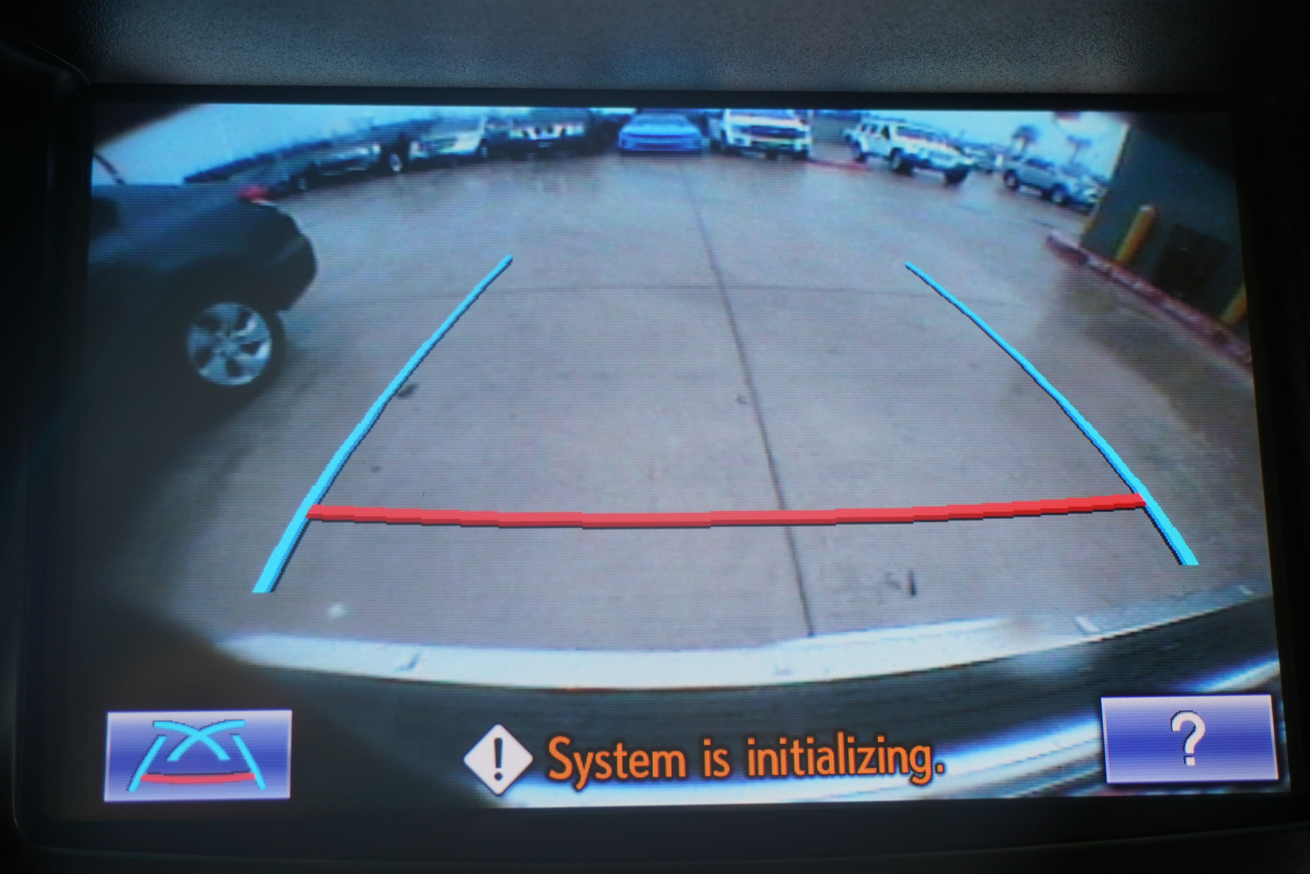 Used 2013 Lexus LX 570 4WD w/ Luxury Pkg w/Pre-crash image 23