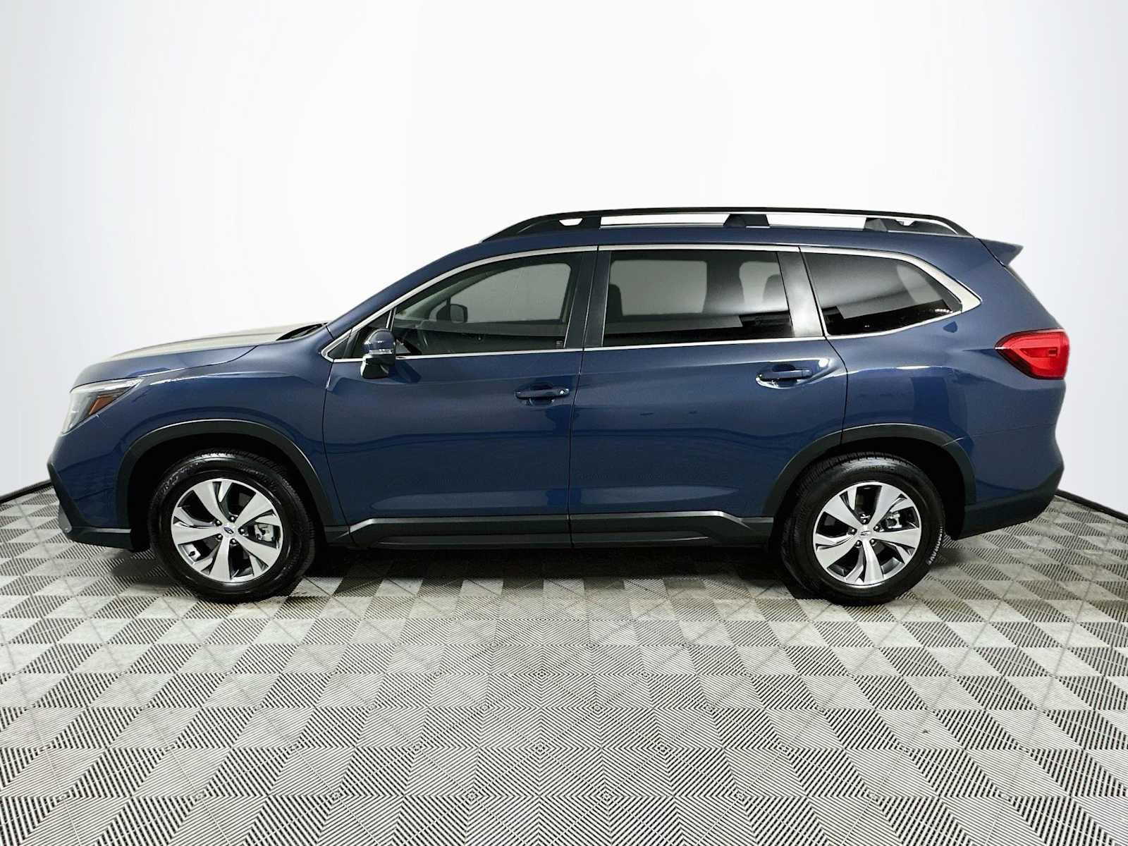 Certified 2023 Subaru Ascent Premium AWD/4WD image 4