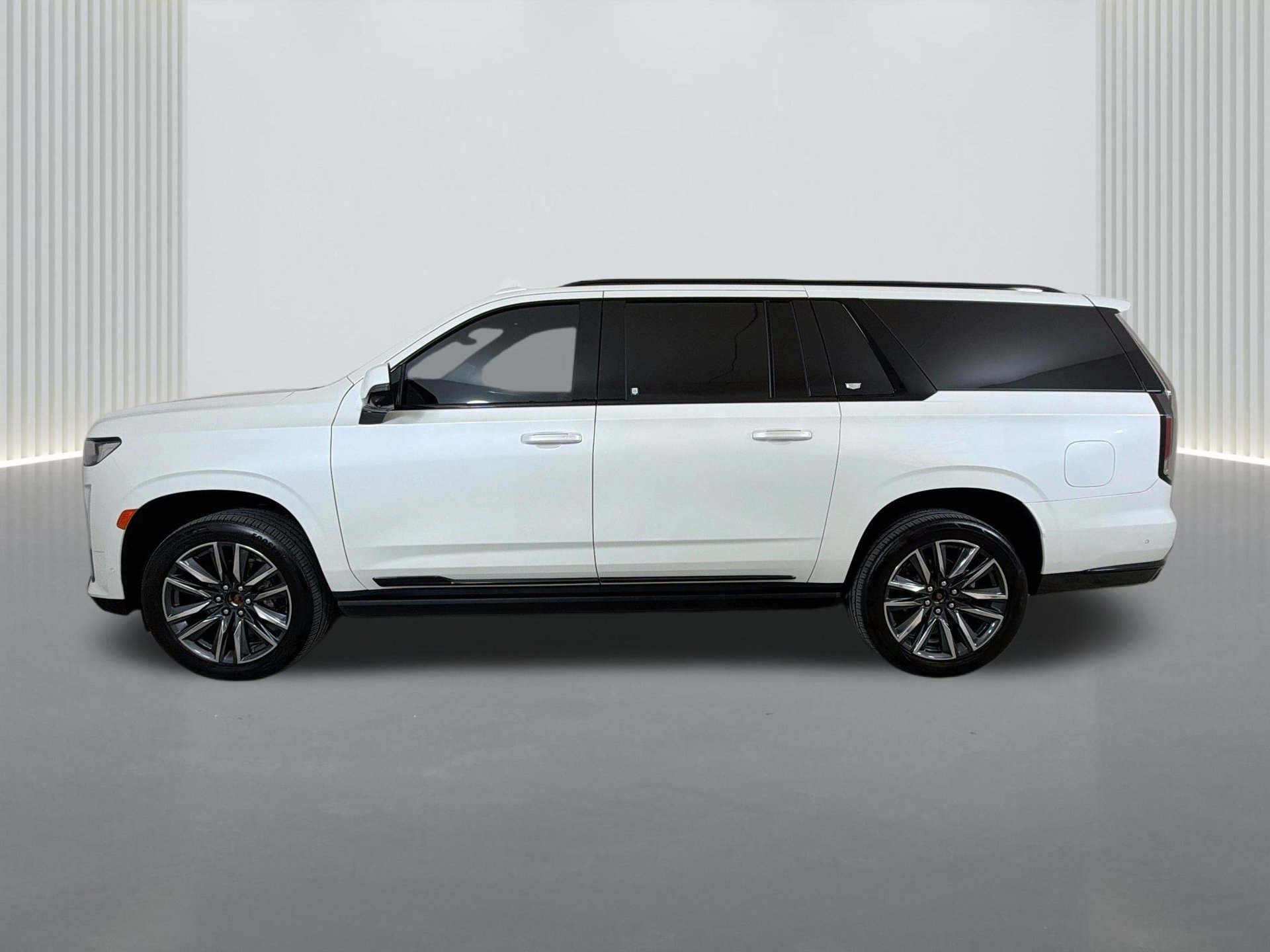 Used 2024 Cadillac Escalade ESV Sport Platinum AWD/4WD image 2