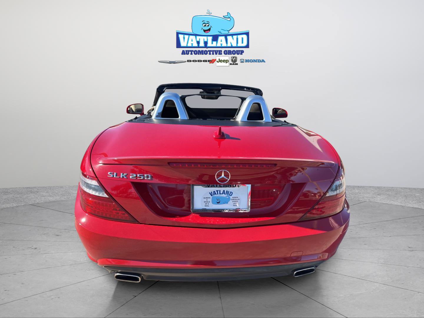Used 2015 Mercedes-Benz SLK 250 w/ Premium Package image 8