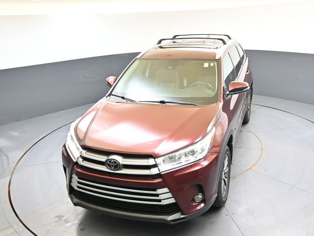 Used 2018 Toyota Highlander XLE AWD/4WD image 37