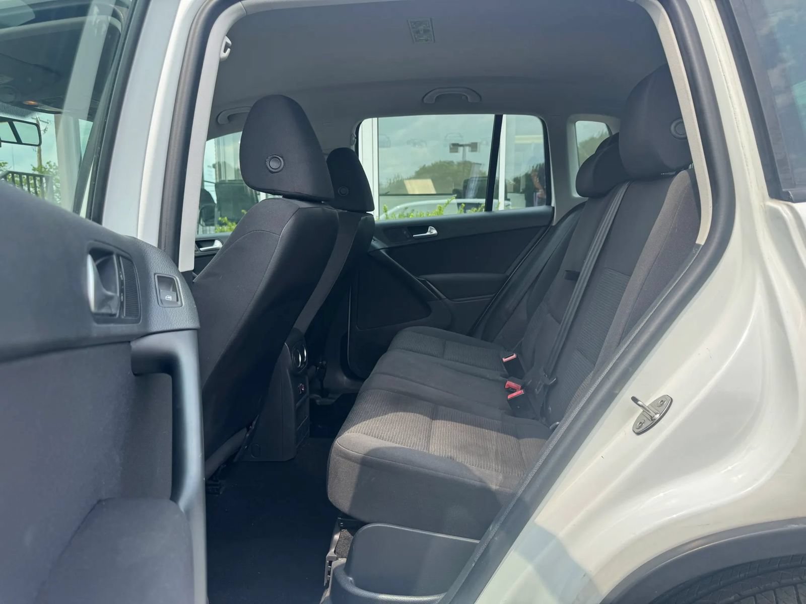 Used 2014 Volkswagen Tiguan S FWD image 7