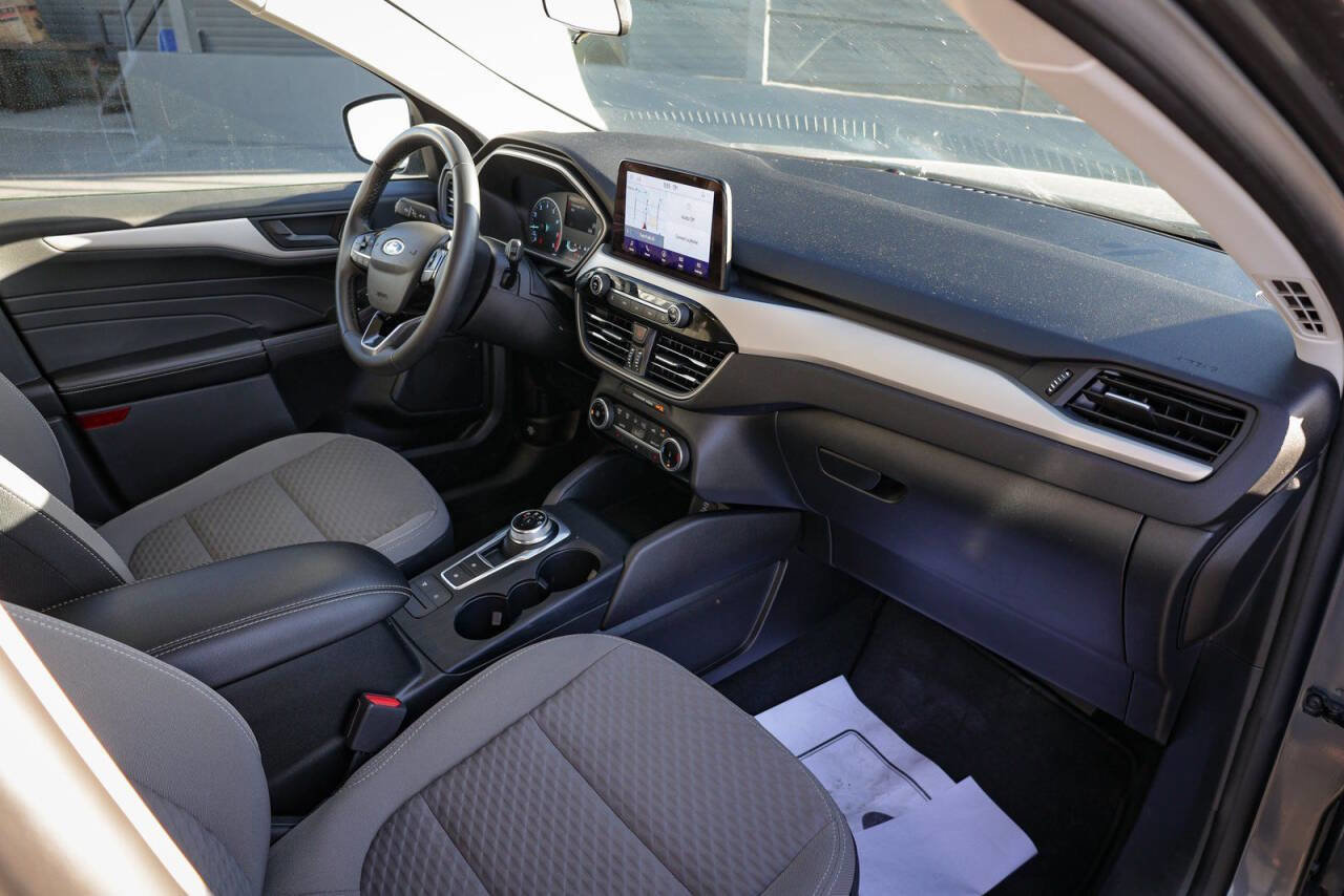Used 2022 Ford Escape SE w/ Cold Weather Package image 23