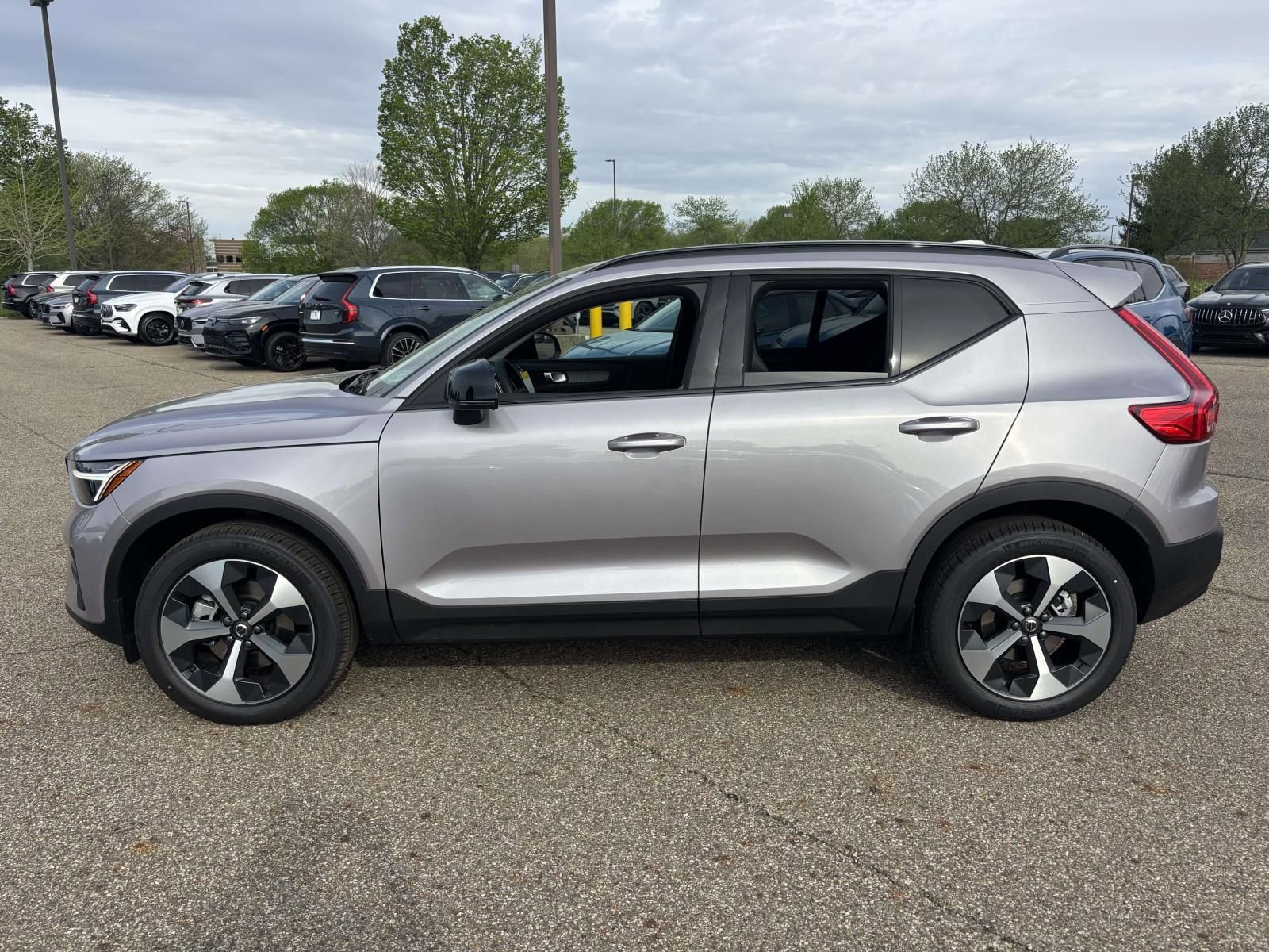 New 2026 Volvo XC40 B5 Core w/ Protection Package Premier AWD/4WD image 8