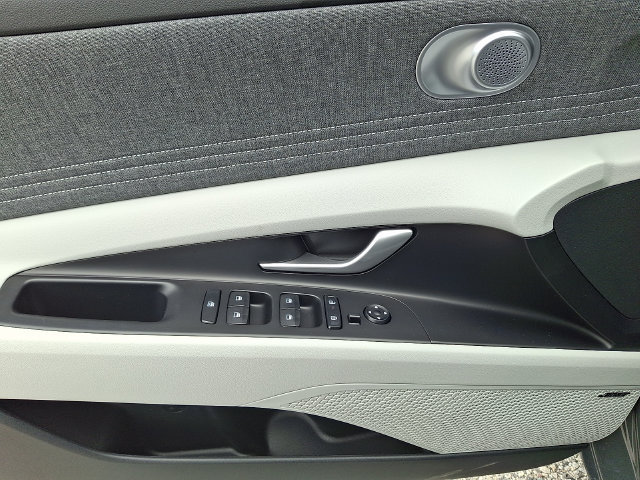 New 2026 Hyundai Elantra Limited FWD image 9