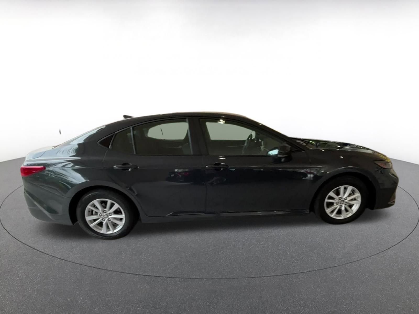 Used 2025 Toyota Camry LE image 16