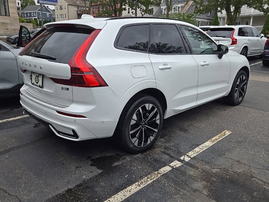 Certified 2026 Volvo XC60 B5 Plus AWD/4WD image 8