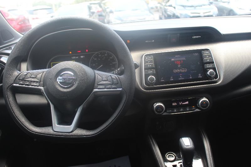 Used 2020 Nissan Kicks SV image 11