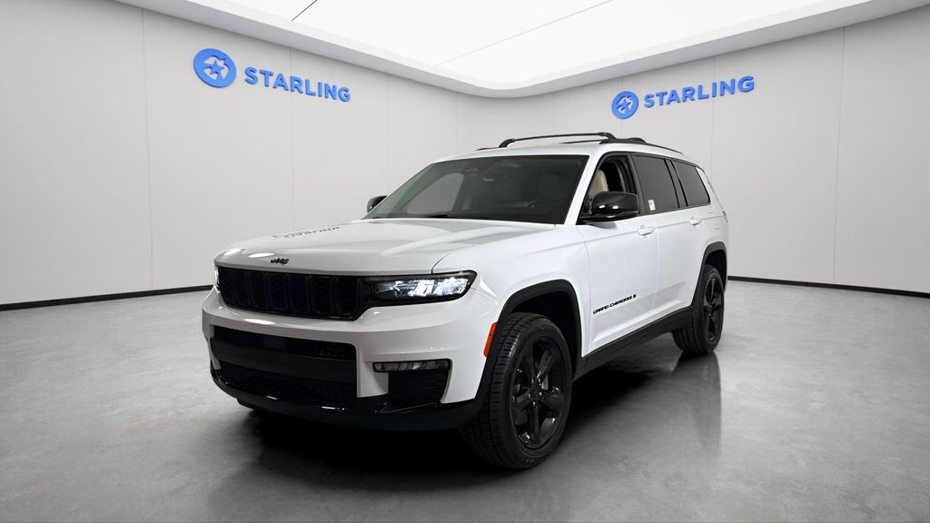 Used 2022 Jeep Grand Cherokee L Limited w/ Black Appearance Package image 16