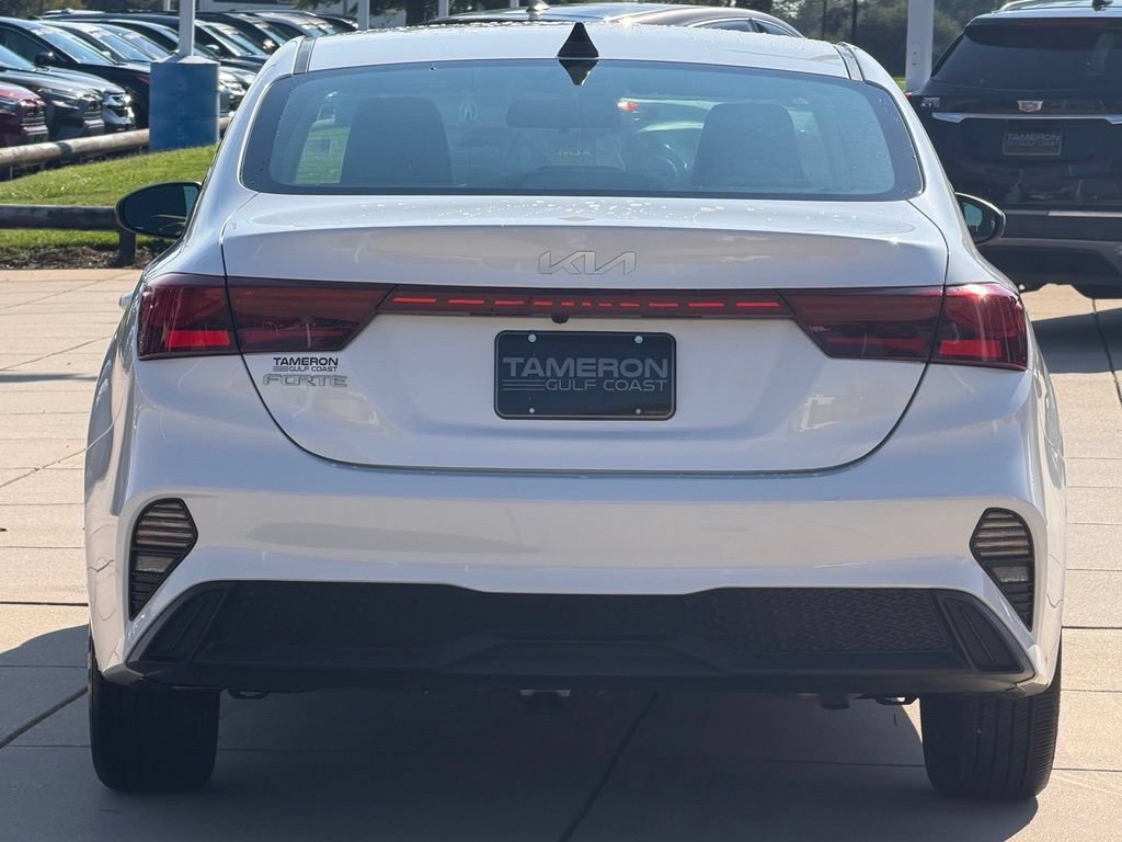 Used 2024 Kia Forte LXS FWD image 3