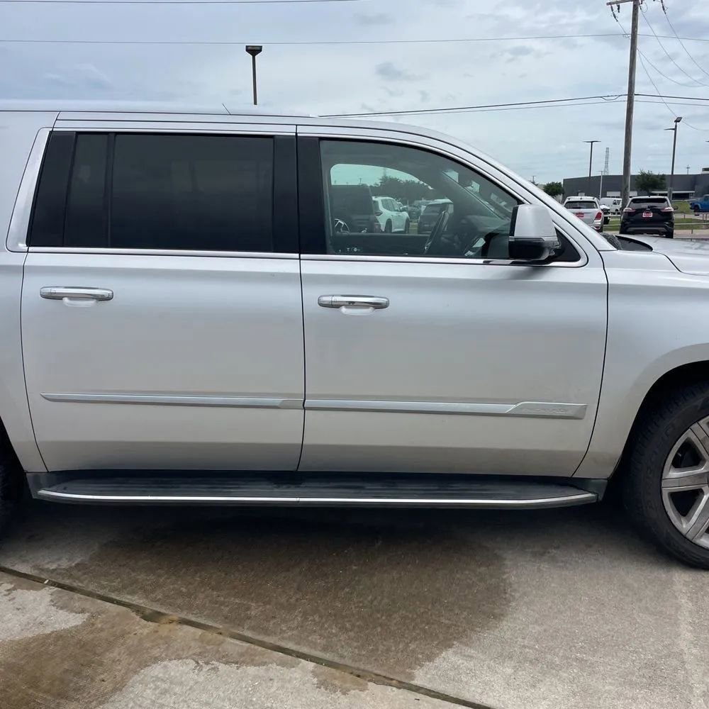 Used 2017 Cadillac Escalade ESV Luxury AWD/4WD image 11