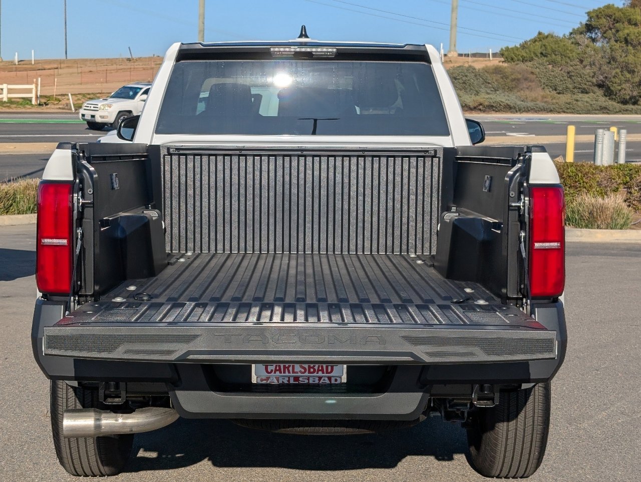 Used 2025 Toyota Tacoma SR image 8