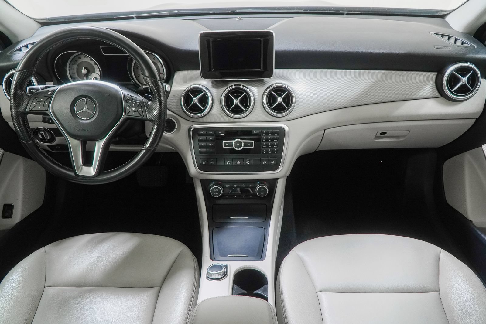 Used 2015 Mercedes-Benz GLA 250 4MATIC image 24